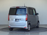 バックカメラが付いているのでバックでの車庫入れも安心です。