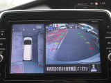 アラウンドビューモニター(車両を上から見たように表示)装着で車庫入れをサポート
