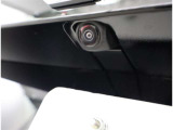 バックカメラが付いているので後方確認が非常にしやすいです。今や運転初心者も熟練者も必須装備!ついていて損はないですね♪