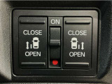 【両側パワースライドドア】両側がパワースライドドアになっており、運転席のスイッチやスマートキーでも開閉が可能です!開口部も広いので乗り降りも楽々♪