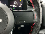 【ステアリングスイッチ】運転中に前方から目線をそらすことなくオーディオ等の操作が可能な便利機能!安心&快適なドライブを演出してくれます。