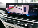 高画質の全周囲カメラが付いております。コーナーセンサーと併せてご利用いただくと駐車も楽々