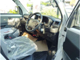 視界良好&操作性も良く、快適な運転席!長時間ドライブも疲れにくく、快適な運転をサポート♪☆詳しくは無料通話0078-6003-827541 相模原ICすぐ