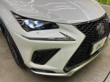 【三眼LEDヘッドライト】スタイリッシュな見た目の三眼LEDヘッドライトを装備♪スタイルだけでなく、夜間の走行も視界良好で安心してお乗りいただけます。