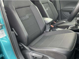 マイクロフリース素材を使用したスポーツコンフォートシート。欧州車らしく硬めのシートが体を程よくつつみこみ、長距離でも快適に運転できます。
