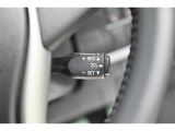 設定した速度内で、前方車両との距離を保ちながら加減速をしてくれます。高速道路での長距離移動が楽になりますよ♪