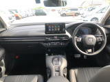 【インパネ全体】手が届きやすく、どなたでも運転しやすいです。シンプルで使いやすい設計になっています!