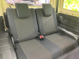 運転席側後部座席