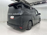 広々とした車内空間に優れた燃費性能。更にデザインも上質で人気のお車です!