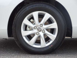 【タイヤ】 【純正15インチアルミホイール】《195/65R15》専用のアルミなのでお車のイメージぴったりですね!