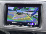 バックモニター付きで、車庫入れやバック時の後方確認をサポート。