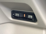 ビルトインタイプの【ETC】で見た目もスッキリ。高速道路の利用にとても便利です。