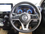 運転が楽しくなる明るく開放的な運転席まわりです。プロパイロットで高速など運転支援で疲れを軽減してくれます!
