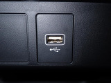 USBをさすことができます!現代的な装備!!