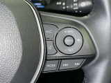ステアリングスイッチ付き。前方から目を離すことなく操作することが可能です。