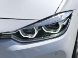 LEDのパワフルな白色光は太陽光の特性に近く、優れた視認性を発揮します。