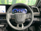 【純正革巻きステアリング】上質な革を使用することで、手にしっかり馴染みとても運転しやすいハンドルです♪