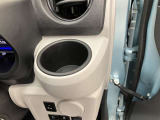 もちろんドリンクホルダーついております。