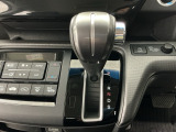 オートマチックシフトレバーは、手になじみ操作しやすい形状で安全運転にもつながります♪