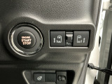 【両側パワースライドドア】両側がパワースライドドアになっており、運転席のスイッチやスマートキーでも開閉が可能です!開口部も広いので乗り降りも楽々♪