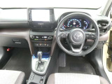 運転席からの視界はこんな感じです☆お気軽にご来店いただき、実際に座って是非お確かめください。ドライバーに寄り添う快適な操作フィールをもたらすステアリングです。