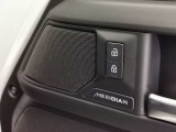 【Meridianサウンドシステム】イギリスの老舗オーディオブランドで音質が良く、ドライブ中の音楽をより一層楽しませてくれます。