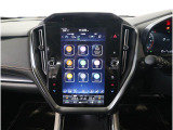 11.6インチの縦型ディスプレイに、ナビゲーション機能をはじめ、エンターテインメント、車両情報、エアコン操作、各種設定などを集約。タブレットのような感覚で、直感的に操作できます。