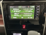 【バックカメラ】運転が苦手な方も車庫入れラクラクです!ギアをリバースに入れれば自動的に切り換わりますので、面倒な操作は不要です♪狭い駐車場もお車を傷つけず安心ですね!