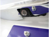 バックカメラが付いているので後方確認が非常にしやすいです。今や運転初心者も熟練者も必須装備!ついていて損はないですね♪