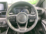 インテリアに合わせたデザインのステアリングは、運転される方のことも考え、運転しやすい形状、大きさです。是非一度、実際に触ってお確かめください。