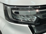 LEDヘッドライトは、点灯の瞬間から最大光量を発揮し、突然暗くなるトンネルなどでの安定感を高めます。