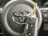 【キーレス】少し離れた場所からでもボタン一つでドアの開錠・施錠ができるのでとっても便利!ドアの鍵穴周りに傷をつけることもありません♪