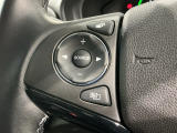 ステアリングにオーディオ操作スイッチが付いています。オーディオ画面に直接タッチしなくても操作が出来ますので、運転に集中できます。