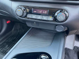 オートエアコンが装備されております。