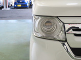 LEDヘッドライトは、点灯の瞬間から光量を発揮し、突然暗くなるトンネルなどでの安定感を高めます。