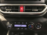 オートエアコンです。温度設定ができます。冷え性の方が乗っても安心ですね♪