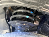 お車を安心してお乗りいただく為には、足回りの定期点検が欠かせません。サービスサポート(有償保証)では無料点検もご提供しており、安心のカーライフをお過ごしいただけるサポート体制が整っています。