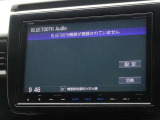 お手持ちのスマートフォンとオーディオを無線通信。音楽もハンズフリー通話もこれで安心♪
