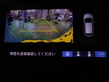 バックカメラの画像です。ガイドラインがスムースな車庫入れをサポートいたします。車庫入れの安心感がアップしますね。