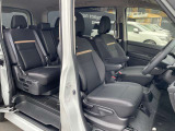 運転席は座り心地が良く快適にドライブをしていただけます。