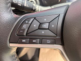 ステアリングスイッチ付きのハンドル!運転に支障をきたすことなくナビ操作が可能です!!