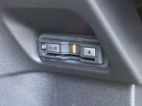 ビルトインタイプの【ETC】で見た目もスッキリ。高速道路の利用にとても便利です。