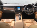 S90 T6AWDインスクリプション 入庫です!高品質スピーカーやサンルーフなど快適装備盛りだくさん♪もちろんボルボが世界に誇る安全機能も多数装備されております。