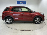 優れた走行性能に加え、様々なライフスタイルに合った使い方を可能にするSUV♪