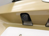 バックの苦手な初心者や女性にうれしいバックモニター 運転席の死角になる真後ろが確認できます。 (^^♪
