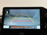 【バックカメラ】あると便利なバックカメラ装備!駐車時に後方がリアルタイム映像で確認できます。立体駐車場や夜間の車庫入れ時に大活躍!運転スキルに関わらず、今や必須となった装備ですね♪