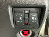 パワースライドドアの開閉はスマートキーのリモコンやドアノブは勿論、運転席側のスイッチ操作でも開閉ができ、安全・簡単です