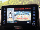 【パノラミックビューモニター】専用のカメラにより、上から見下ろしたような視点で360度クルマの周囲を確認することができます☆死角部分も確認しやすく、狭い場所での切り返しや駐車もスムーズに行えます。