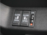 ◆両側電動スライドドア◆狭い駐車場でも乗り降りが楽々♪お子様が隣の車にドアを当ててしまう心配もございません!小さなお子様連れの方もこれで安心。