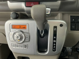 オートマチックシフトレバーは、手になじみ操作しやすい形状で安全運転にもつながります♪